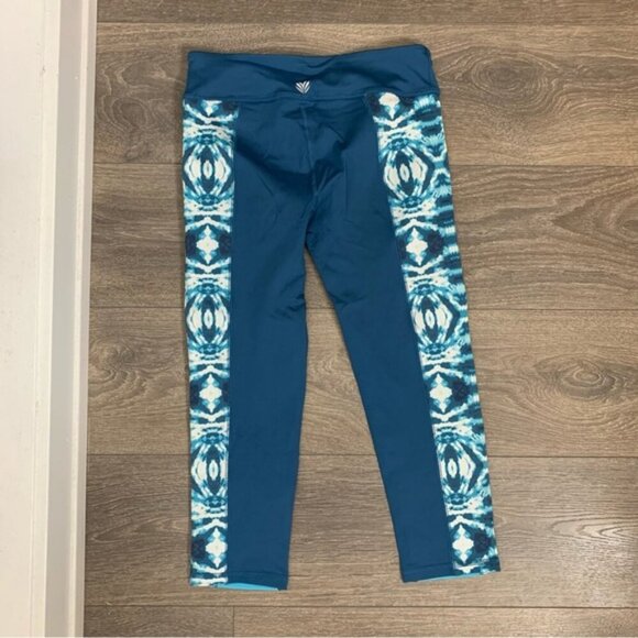 Forever 21 Women's Capri Leggings Cropped Activewear Gym Athletics Blue Small - Picture 3 of 3